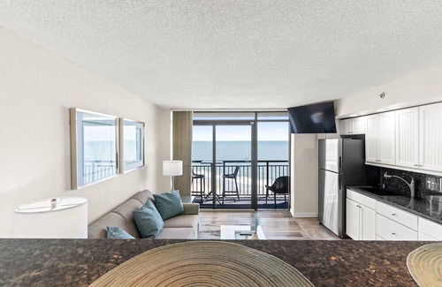 Briarcliffe Acres Condominio | 1 King BR Oceanfront Resort,Prime location in North Myrtle Beach