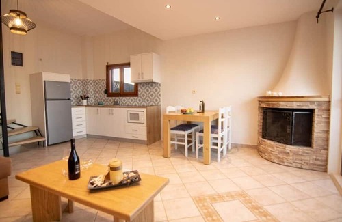 Mochlos Apartamento | The Island House| Family size Apt-Overlooking the Aegean| 3 Steps From the Beach