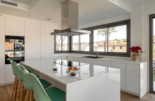 Canet de Mar Villa | Villa 'Gisela' with Sea View, Wi-Fi and Air Conditioning