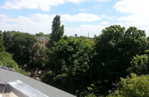 Swiss Cottage Apartamento | Beautiful studio with en suite and roof terrace located central smart location