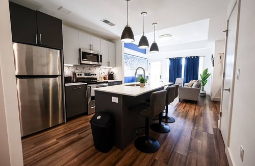 Brewerytown Apartamento | Imagine a stylish escape in Glenwood, the epitome of urban luxury