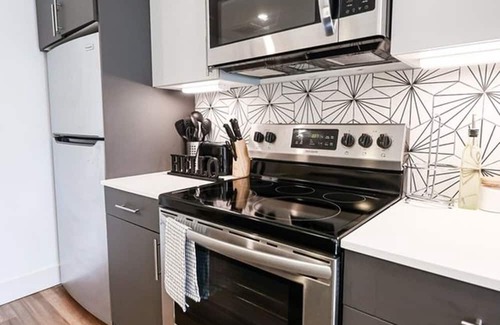 Brewerytown Apartamento | Imagine a stylish escape in Glenwood, the epitome of urban luxury
