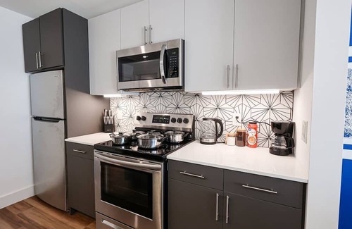 Brewerytown Apartamento | Imagine a stylish escape in Glenwood, the epitome of urban luxury