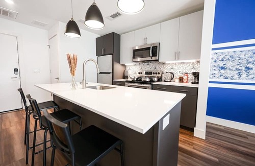 Brewerytown Apartamento | Imagine a stylish escape in Glenwood, the epitome of urban luxury