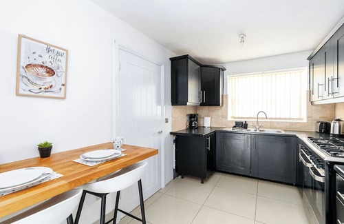 Doncaster Casa | 4BDR house/8 guests/Contractor/Work Friendly/Holiday Home