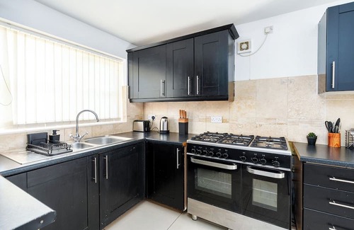 Doncaster Casa | 4BDR house/8 guests/Contractor/Work Friendly/Holiday Home