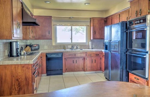 Ladera Heights Casa | Charming 3-bedroom house with WiFi and AC in fabulous Los Angeles
