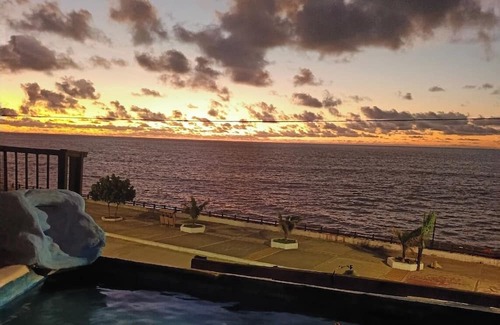 Bahía de Caráquez Casa | Casa Hey-sol, frente al mar, Terraza piscina.