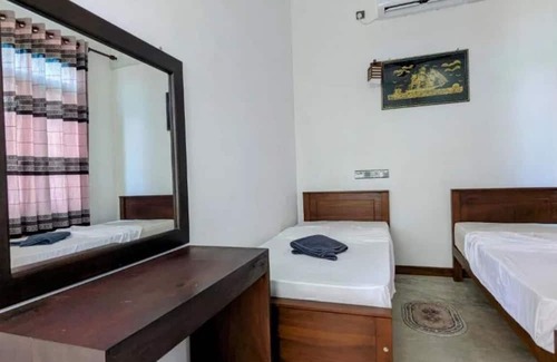 Polhena Cama Y Desayuno | Skyy Villa - Double Room