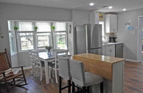 Rock Hall Casa | Heron Cove, a Waterfront vacation spot near Rock Hall with private pier