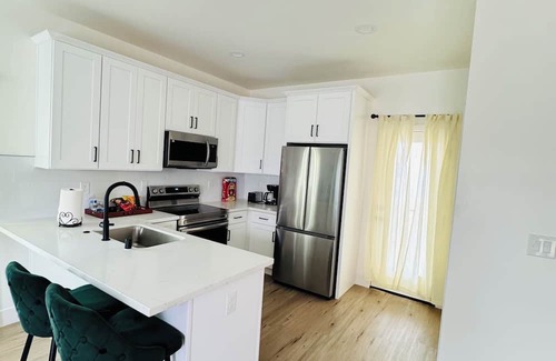 Manteca Casa | Charming 2-bedroom house with WiFi, AC in Manteca