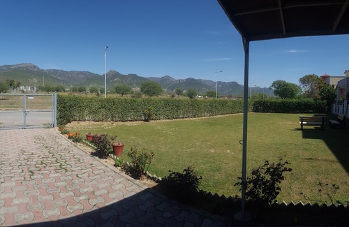 G-7 Sector Casa | Charming bungalow with WiFi and AC in peaceful Islamabad