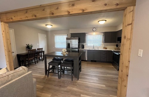 Eureka Casa | 4-Bedroom 2-Bath House Walking Distance to Eureka College