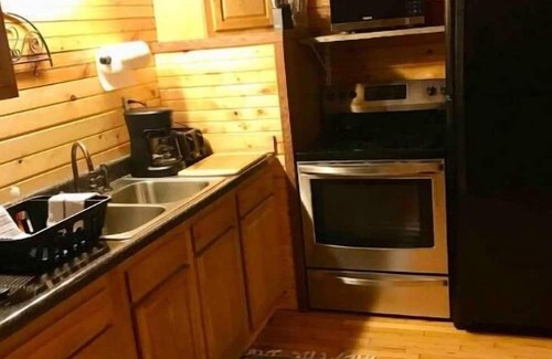 Elkins Cabina | Pioneer cabin in Bowden, Canaan Valley sleeps 8