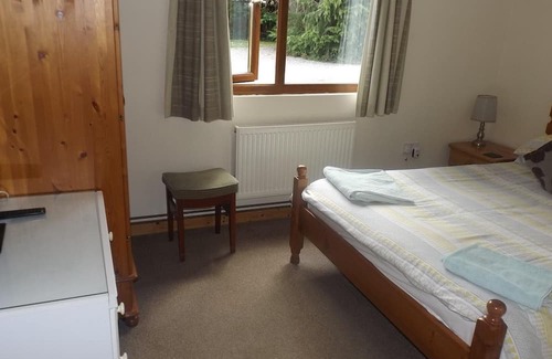 Offenham Cabina | Spacious 3 bedroom lodge at Avonvale Holiday Lodge