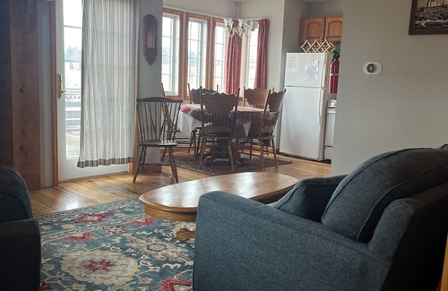Geneva Cabaña | Cottage with lake view at the heart of Seneca lake