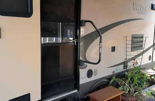 Tatiara Casa | Caravan large kitchen shower toilet fridge airconditioned washing machine