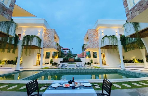Kampot Villa | Charming 3-bedroom villa with WiFi, AC in lovely Kampot