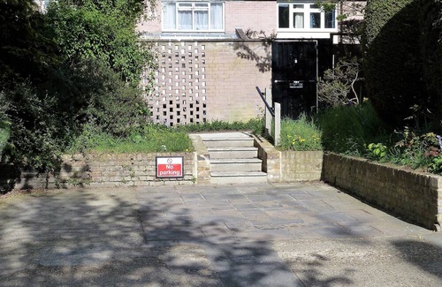 Twickenham Riverside Casa | Spacious 2-Bedroom House, Central Richmond