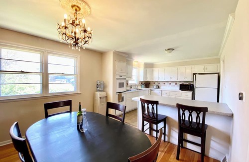 Wilmington Casa | Spacious 5-bedroom house in welcoming Wilmington with WiFi, AC, Large Yard