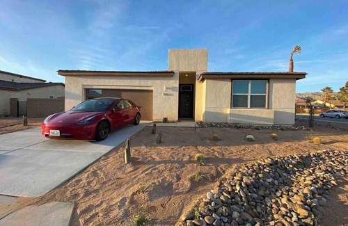 Desert Hot Springs Casa | Traveling RN / Professionals - Private Bed and Shared Bathroom