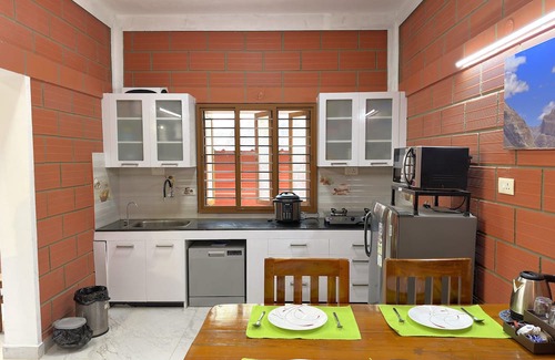 Coimbatore Otro | Charming 2-bedroom farmhouse with WiFi, AC in pristine Alanthurai, Coimbatore