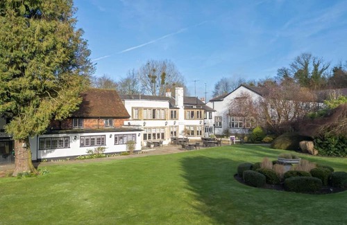Box Hill Apartamento | Sunday BoxHill Burford Bridge Hotel Standrd Double