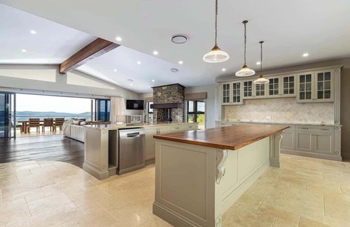 Balmoral Ridge Casa | Peaceful Hinterland Haven with Panoramic Views