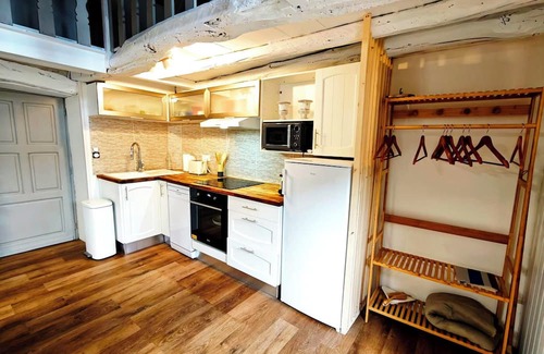 Labassere Casa | Quiet village house in the mountains.