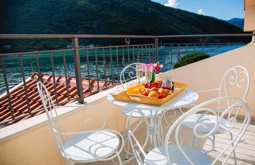 Lepetane Apartamento | ❤️Deluxe Waterfront 1BR | Balconies | Panoramic View| Fully Equipped| Fast Wi-Fi