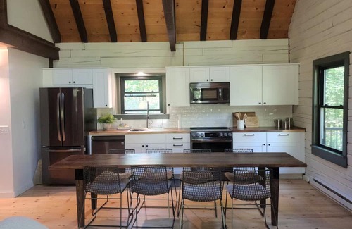 Great Barrington Casa | Modern Luxury Log Cabin near Ski Butternut in Great Barrington
