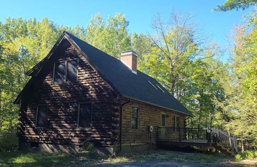 Great Barrington Casa | Modern Luxury Log Cabin near Ski Butternut in Great Barrington
