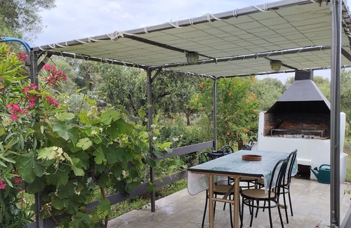 Agia Cabaña | The Cottage is non-smoking , has an outdoor dining area, barbecue and a garden.