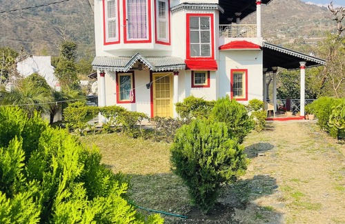 Bhimtal Cabaña | Serene 4-Bedroom Cottage in Bhimtal – Hill Views & Cozy Place