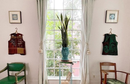 Faubourg Livaudais Casa | Second Line Victorian Walk to Parades and Streetcar