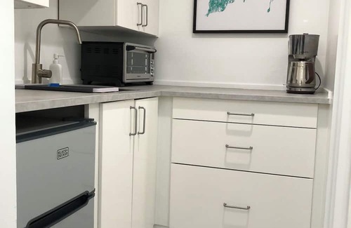 West Alameda Cabaña | Cozy Redwood Cottage by the Bay