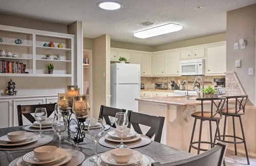 Lubbock Casa | Centrally Located 3BR/2BA Townhome, Cozy Fireplace, Smart TVs & Wi-fi Retreat!