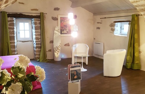 Compregnac Cama Y Desayuno | LA TERRASSE DE PEYRE "chambre la grange" (barn room)