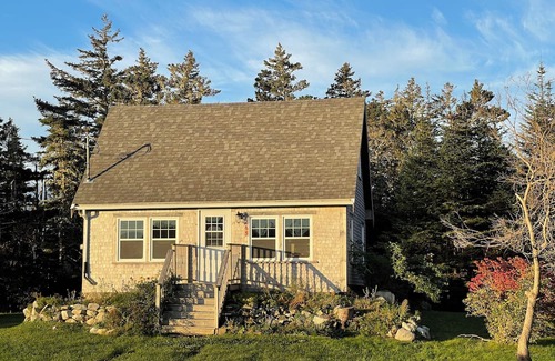 Indian Harbour Cabaña | Charming historic oceanfront 2-bedroom cottage in beautiful Indian Harbour.