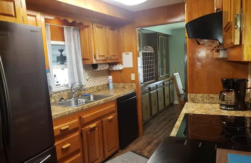 Chassahowitzka Casa | Chassahowitzka 2-bedroom double wide mobile home with WiFi, AC, Hot Tub, kayaks
