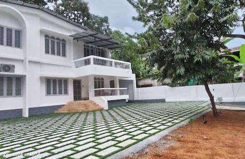 Kottayam Casa | Genesis Spaces Upper AC 4 Guests