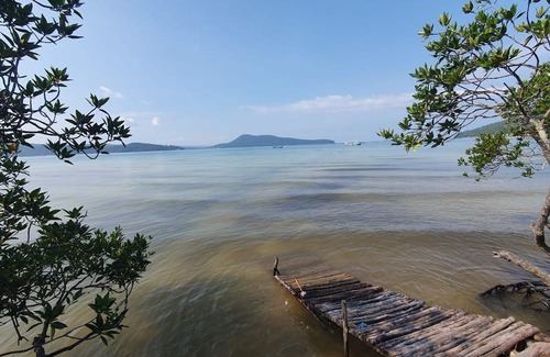 Koh Rong Sanloem Casa | Beach front bungalow on the Island