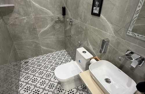 C-Scheme Apartamento | bumble bee Jaipur homestays central located in C-Scheme