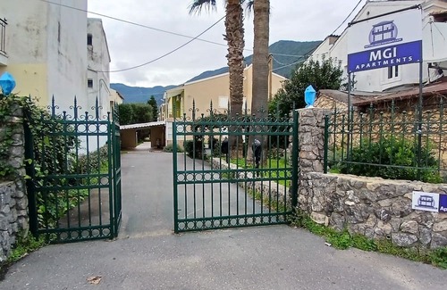 Agios Markos Apartamento | 2-bedroom apartment a few steps from Ipsos beach - Wi-Fi, AC, fridge, balcony