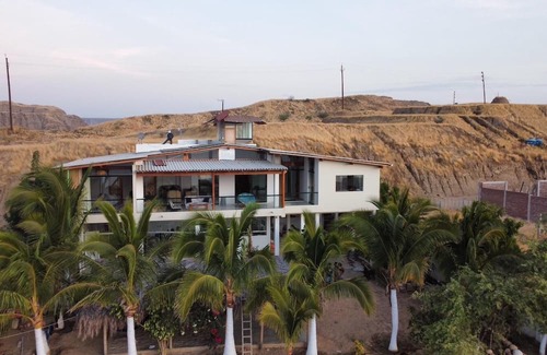Punta Veleros Casa | Lovely 5-bedroom house in Organos for your perfect beach getaway
