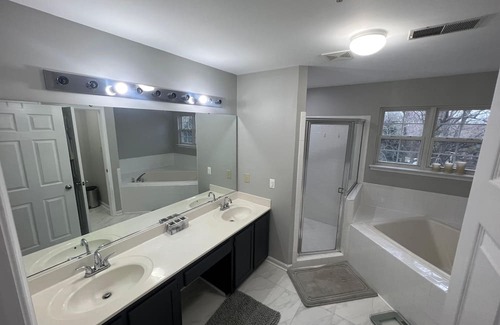 Fort Washington Casa | Spacious 5-bedroom house with WiFi, AC in charming Fort Washington