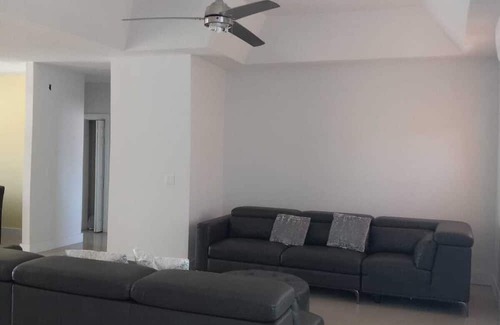 Williams Town Casa | Charming 3-bedroom house with AC, WiFi in lovely Freeport