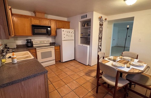 Midtown Casa | Charming 2-bedroom house with AC, WiFi in awesome Tucson