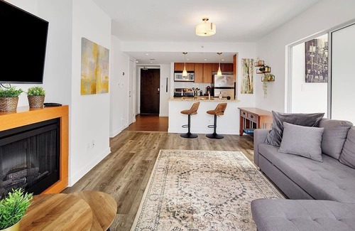 Chinatown Condominio | Cozy 1-bedroom Condo/Central Location/Pet Friendly