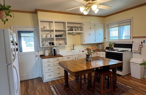 American Fork Casa | Charming 2-bedroom house with AC, WiFi in wonderful American Fork